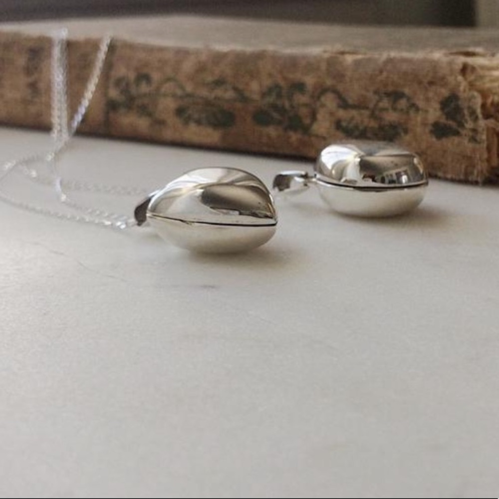 Vintage Puffy Locket Necklace / Sterling Silver - Picture 5 of 9